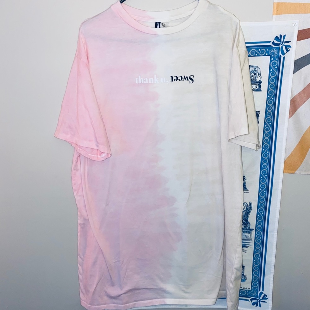 Ariana grande tour shirt
